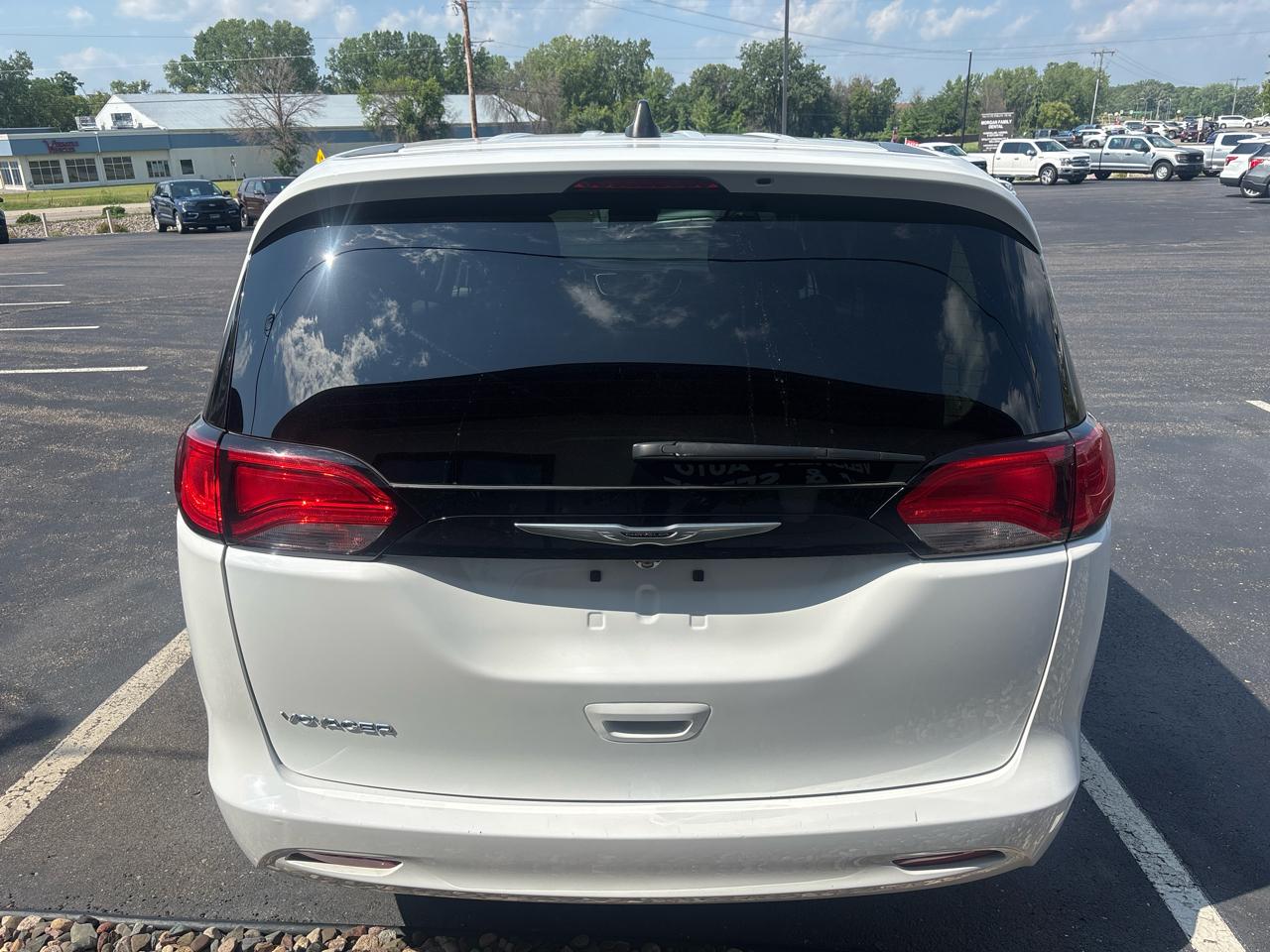 Chrysler Voyager LX FWD 2024
