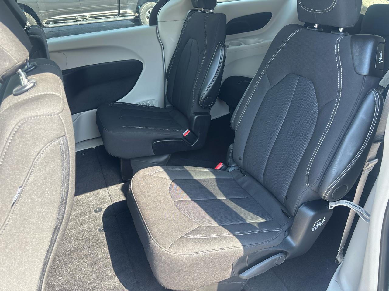 Chrysler Voyager LX FWD 2024