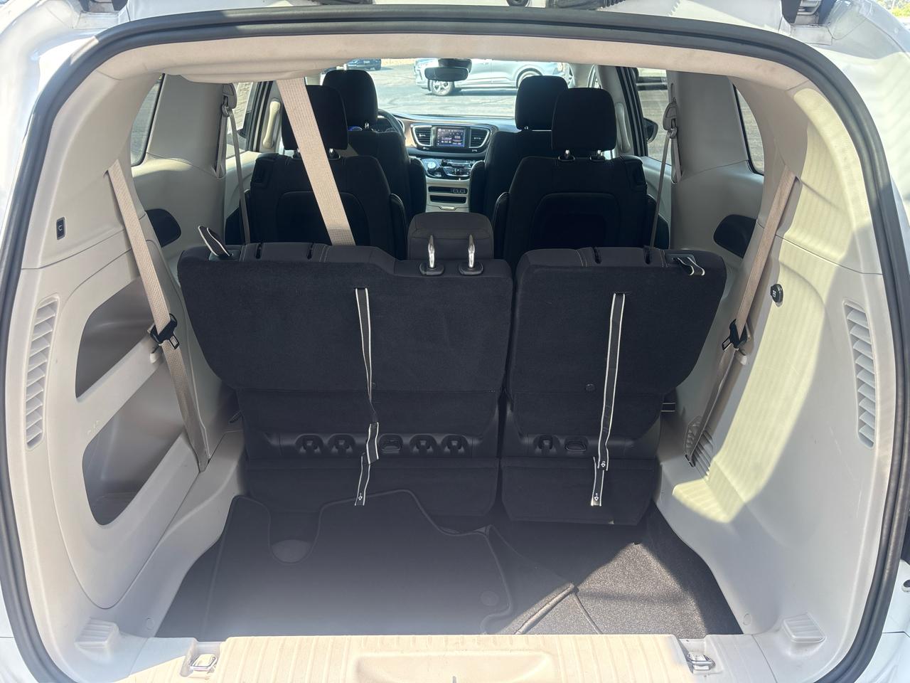 Chrysler Voyager LX FWD 2024