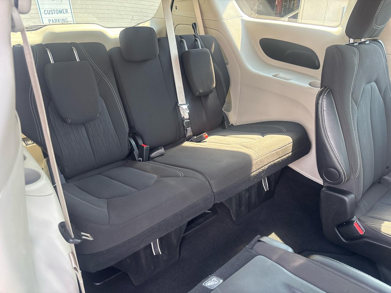 Chrysler Voyager LX FWD 2024
