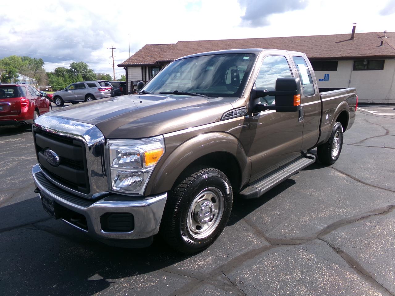 Ford Super Duty F-250 SRW 2WD SuperCab 142" XL 2015