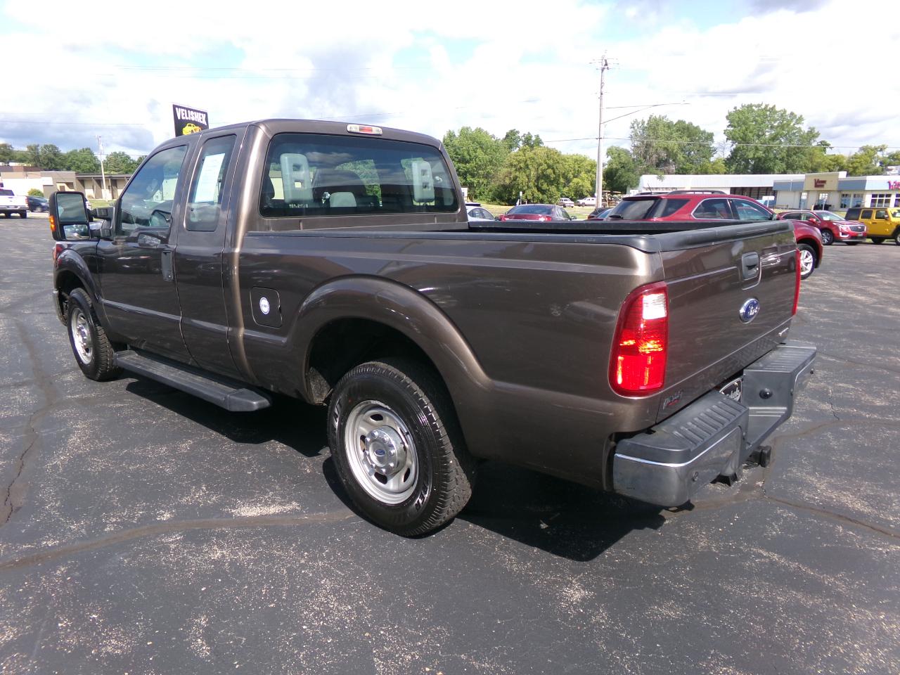 Ford Super Duty F-250 SRW 2WD SuperCab 142" XL 2015