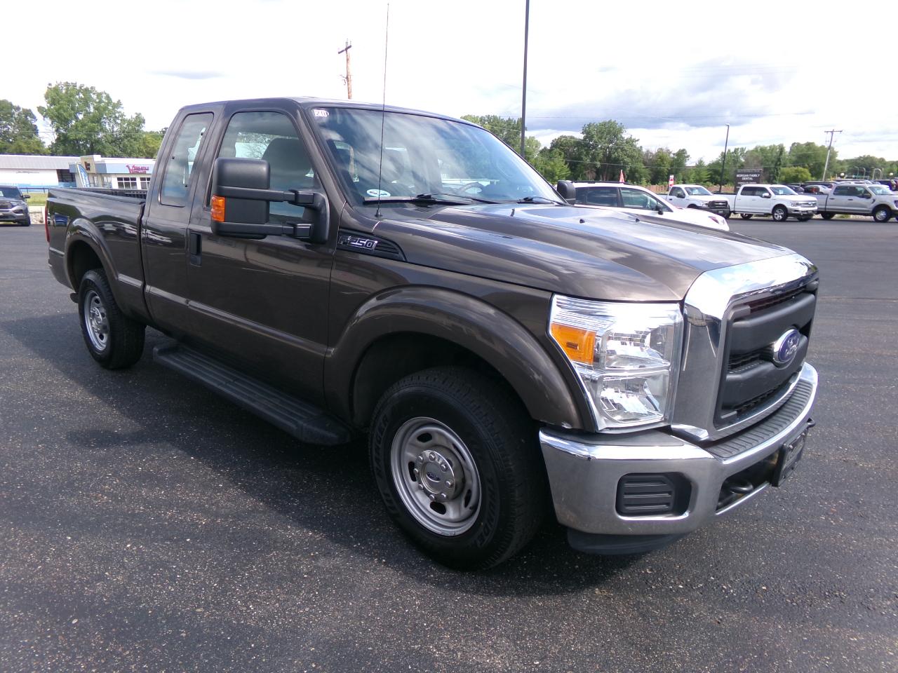 Ford Super Duty F-250 SRW 2WD SuperCab 142" XL 2015