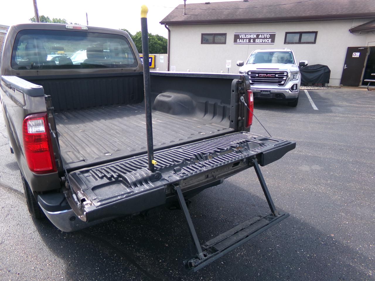 Ford Super Duty F-250 SRW 2WD SuperCab 142" XL 2015