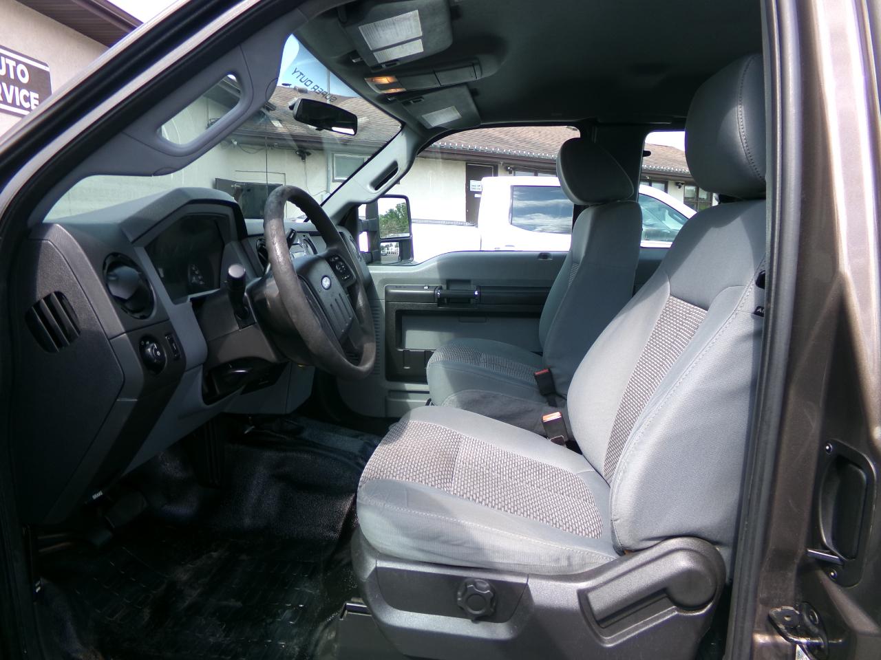 Ford Super Duty F-250 SRW 2WD SuperCab 142" XL 2015