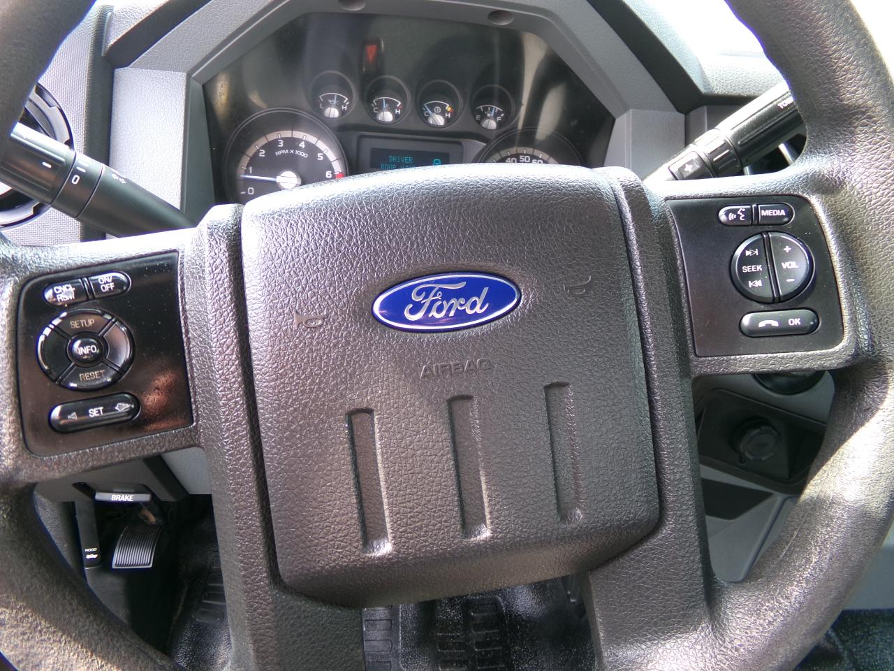 Ford Super Duty F-250 SRW 2WD SuperCab 142" XL 2015