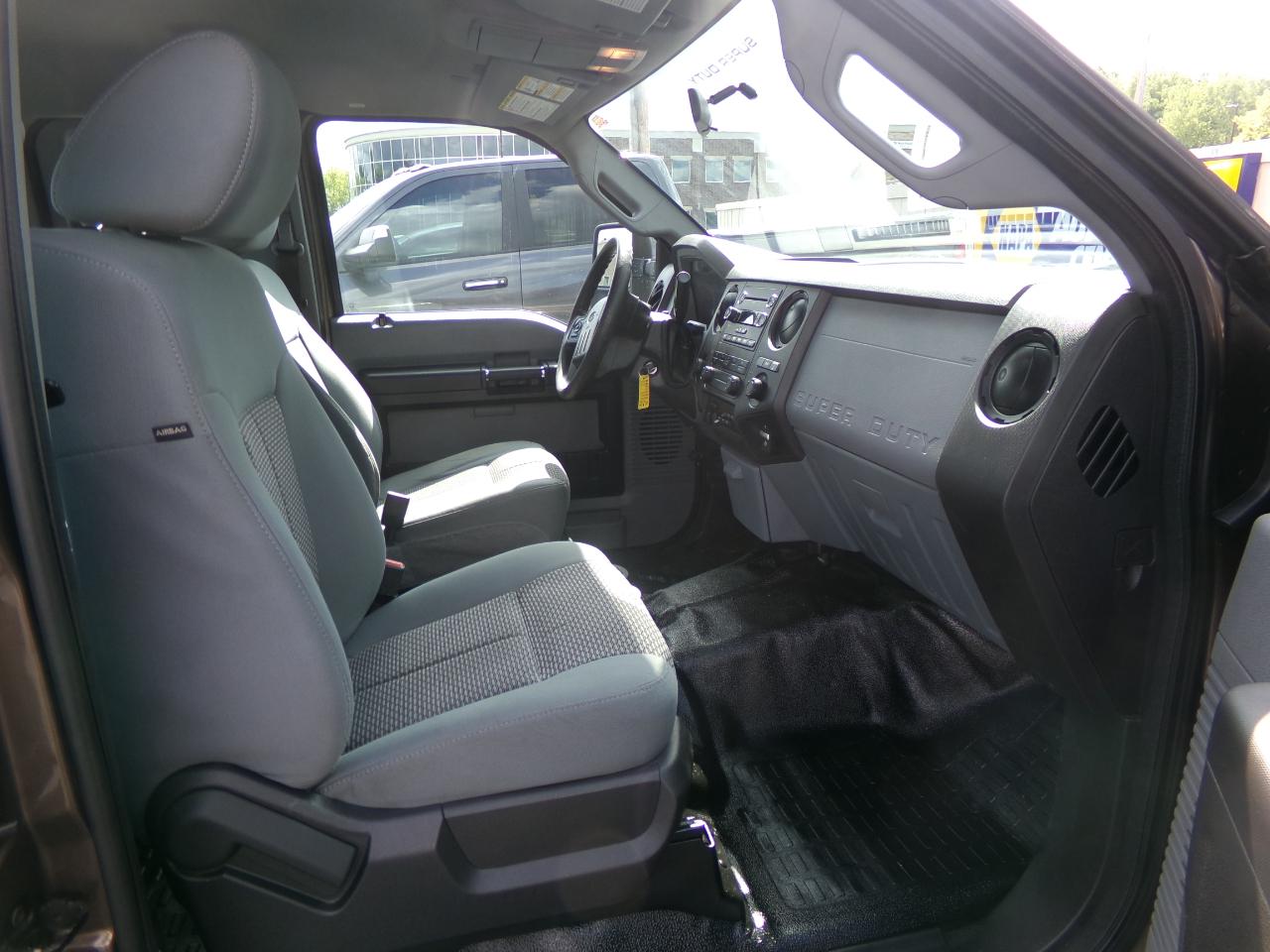 Ford Super Duty F-250 SRW 2WD SuperCab 142" XL 2015