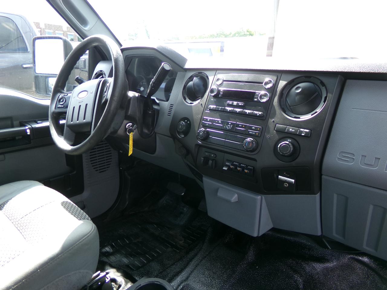 Ford Super Duty F-250 SRW 2WD SuperCab 142" XL 2015