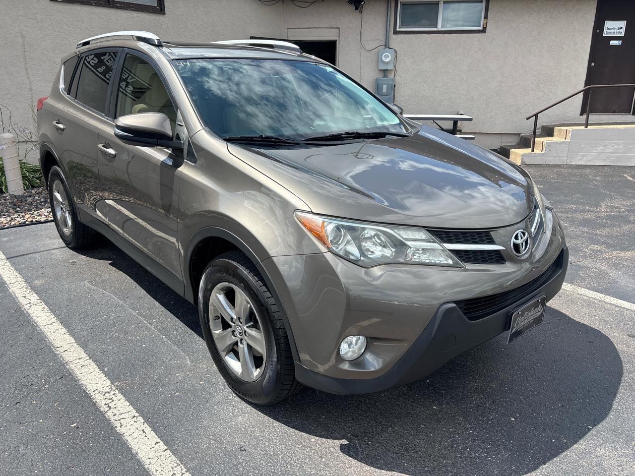 Toyota RAV4 AWD 4dr XLE (Natl) 2015