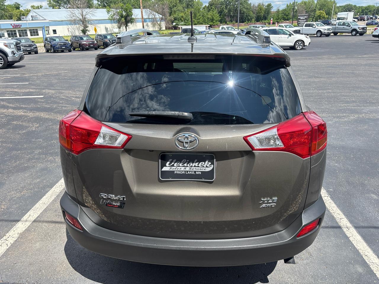 Toyota RAV4 AWD 4dr XLE (Natl) 2015