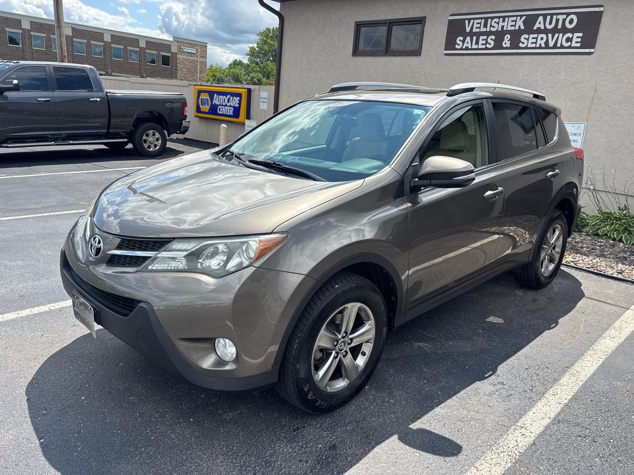 Toyota RAV4 AWD 4dr XLE (Natl) 2015
