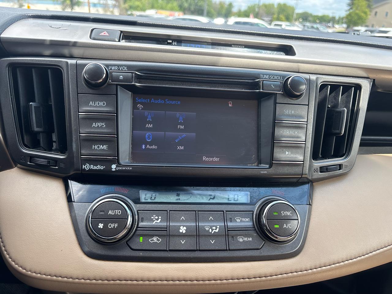 Toyota RAV4 AWD 4dr XLE (Natl) 2015