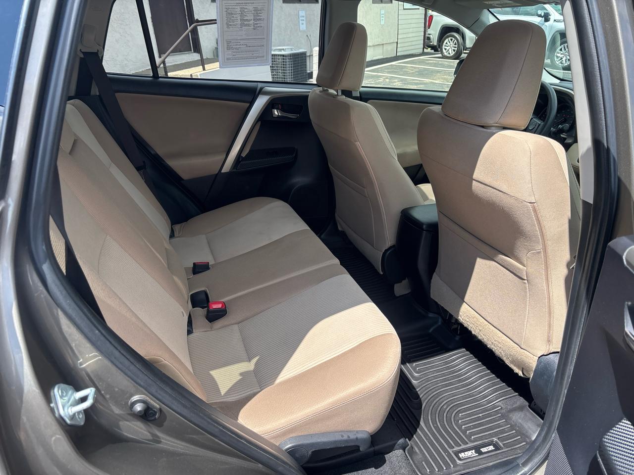 Toyota RAV4 AWD 4dr XLE (Natl) 2015