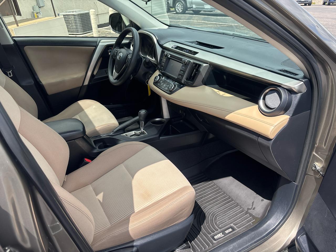 Toyota RAV4 AWD 4dr XLE (Natl) 2015