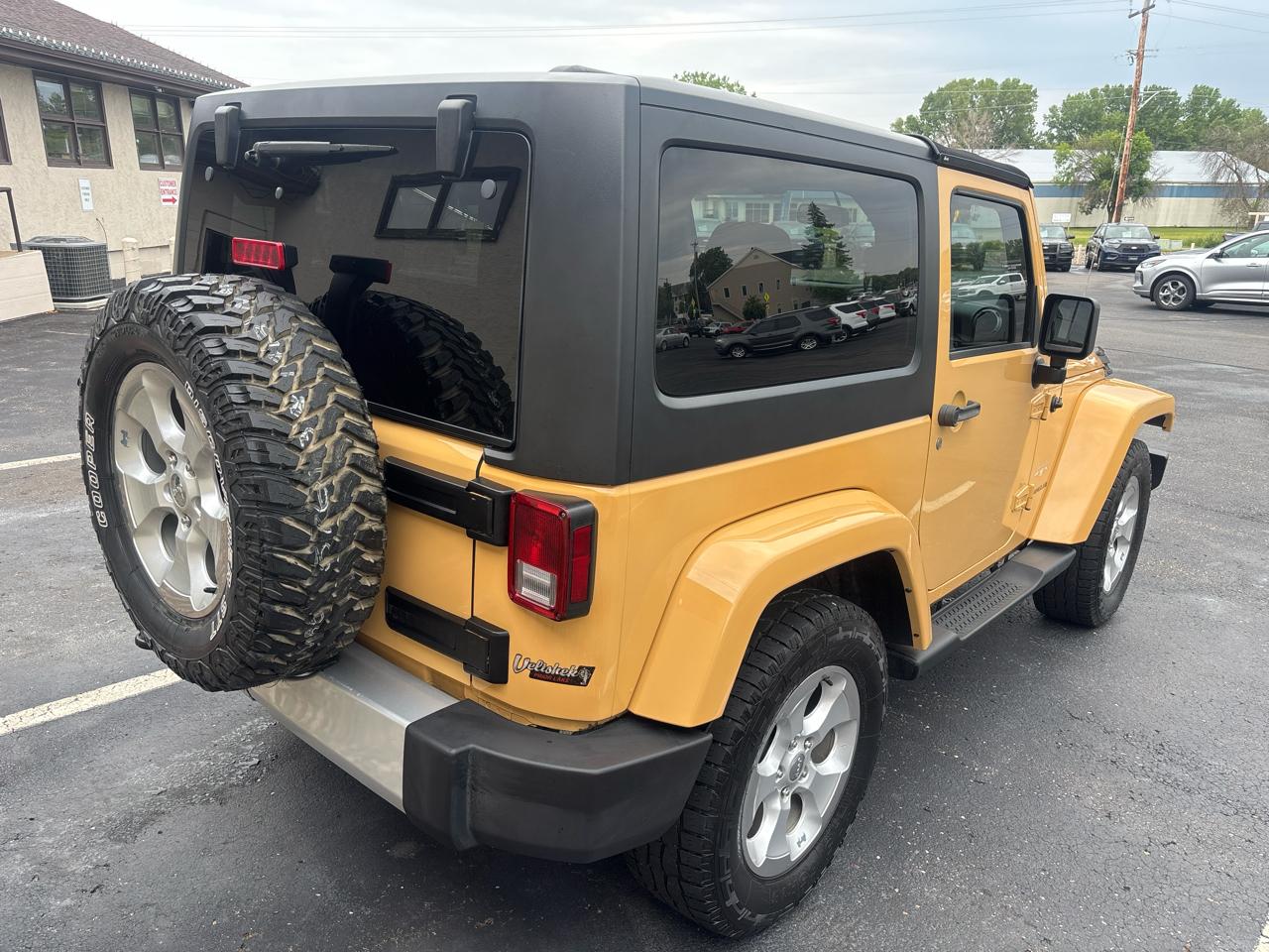 Jeep Wrangler 4WD 2dr Sahara 2014
