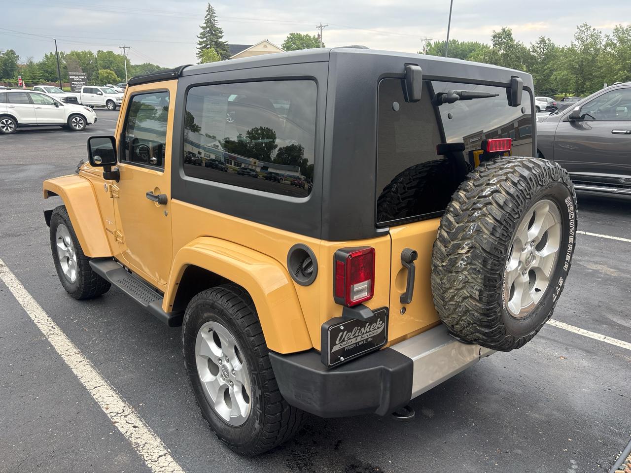 Jeep Wrangler 4WD 2dr Sahara 2014
