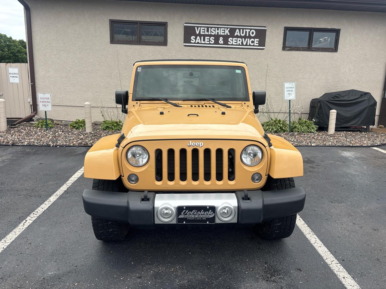 Jeep Wrangler 4WD 2dr Sahara 2014