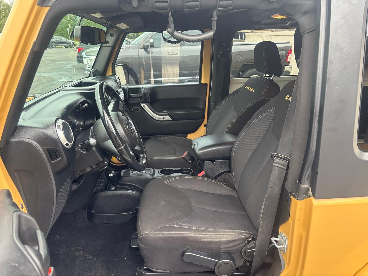 Jeep Wrangler 4WD 2dr Sahara 2014