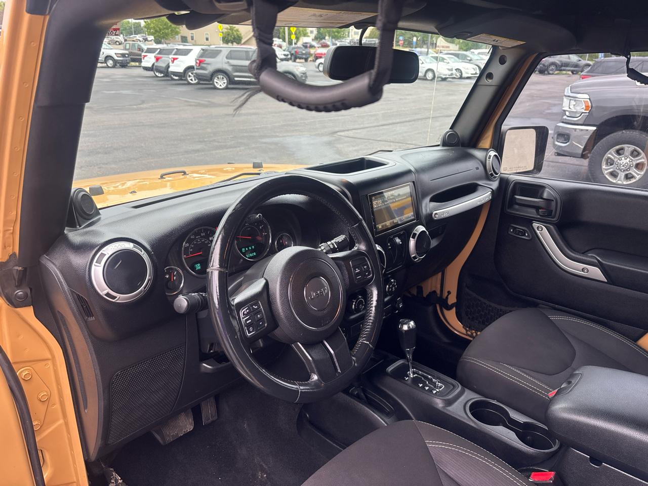 Jeep Wrangler 4WD 2dr Sahara 2014