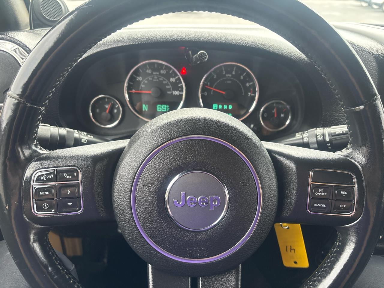 Jeep Wrangler 4WD 2dr Sahara 2014