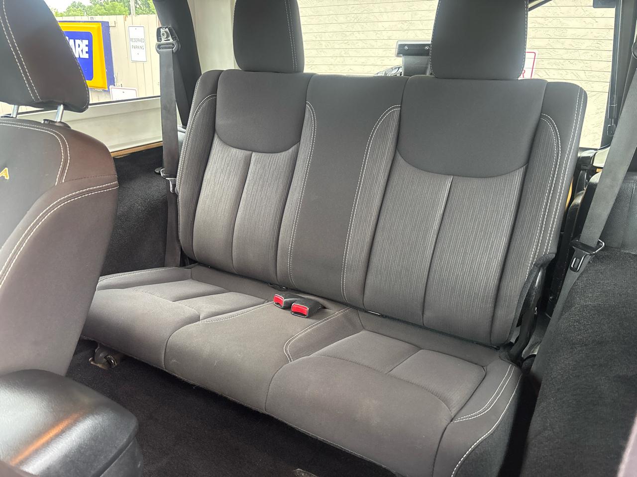 Jeep Wrangler 4WD 2dr Sahara 2014