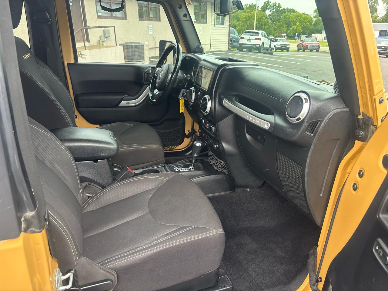 Jeep Wrangler 4WD 2dr Sahara 2014