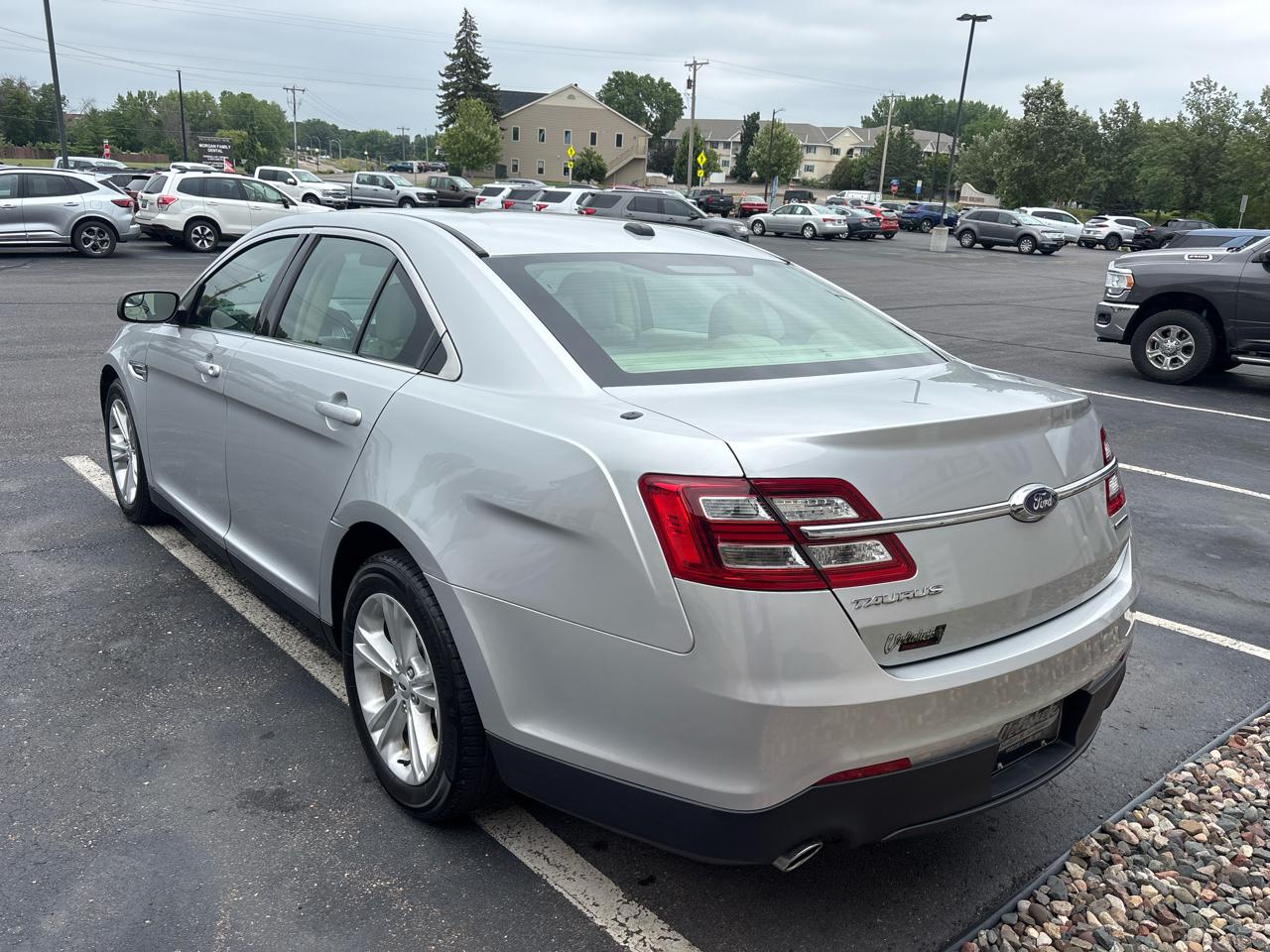 Ford Taurus SE FWD 2017