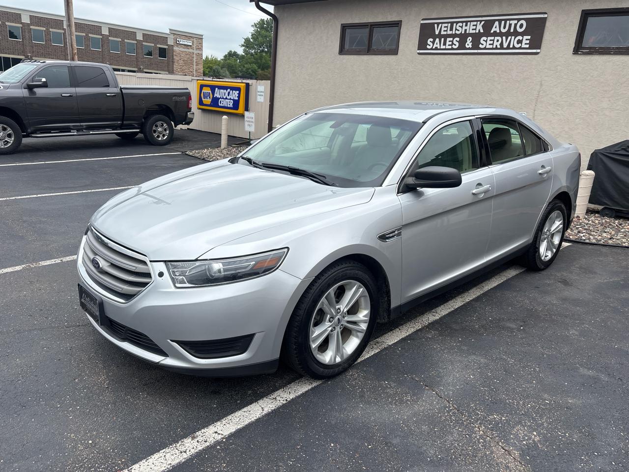 Ford Taurus SE FWD 2017