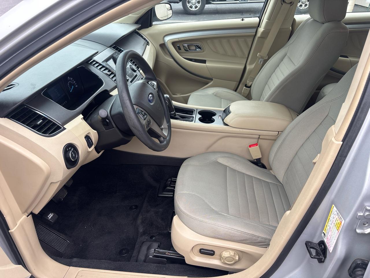 Ford Taurus SE FWD 2017