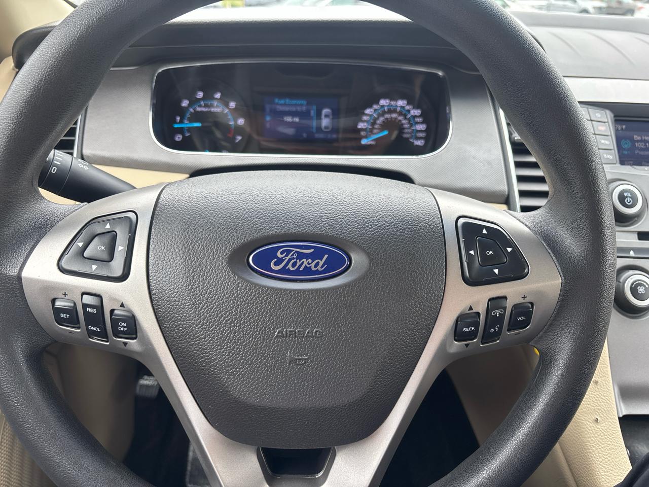 Ford Taurus SE FWD 2017