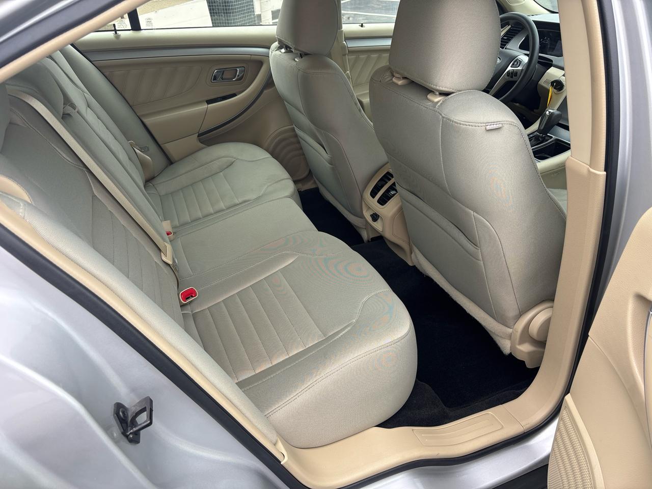 Ford Taurus SE FWD 2017