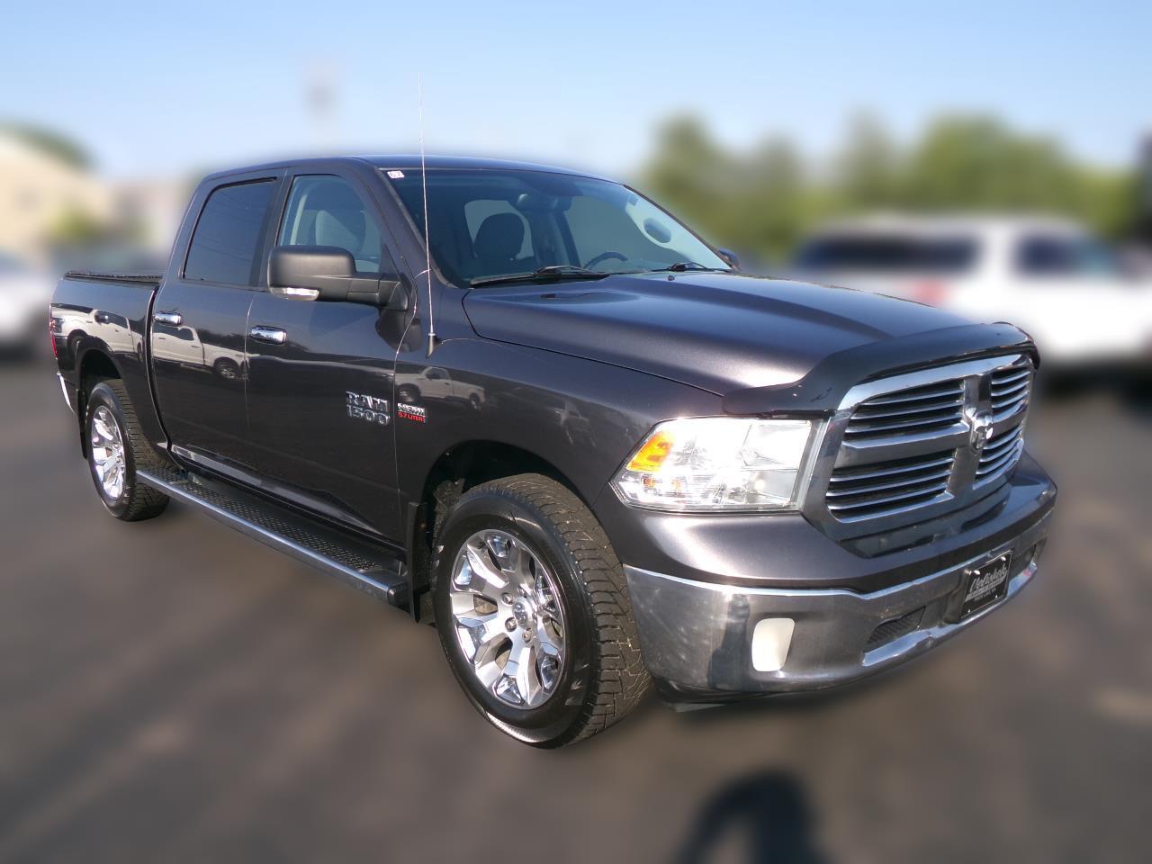 2017 RAM 1500 4WD Crew Cab SLT