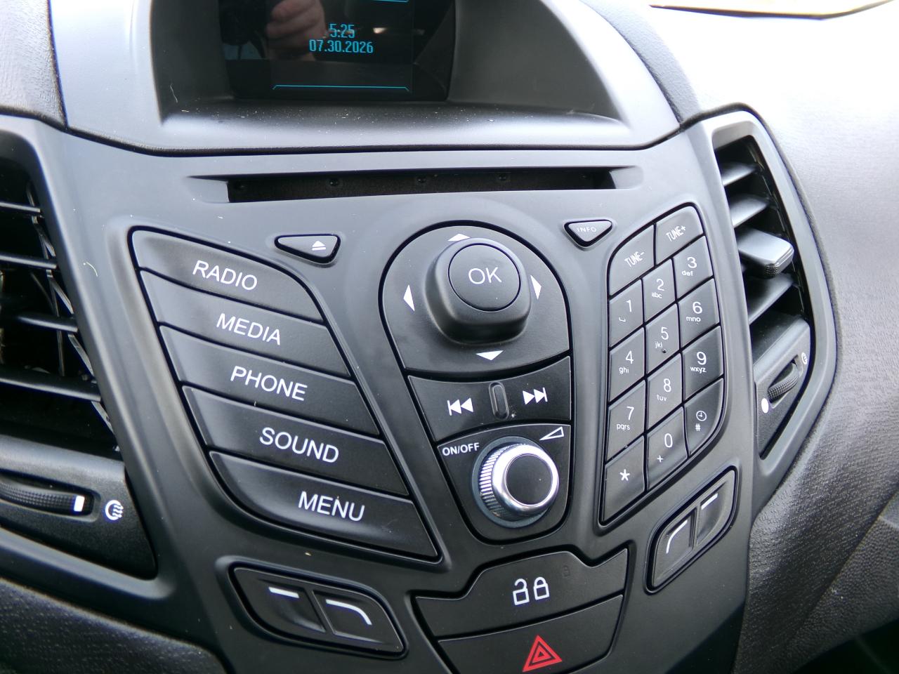 Ford Fiesta 4dr Sdn SE 2014