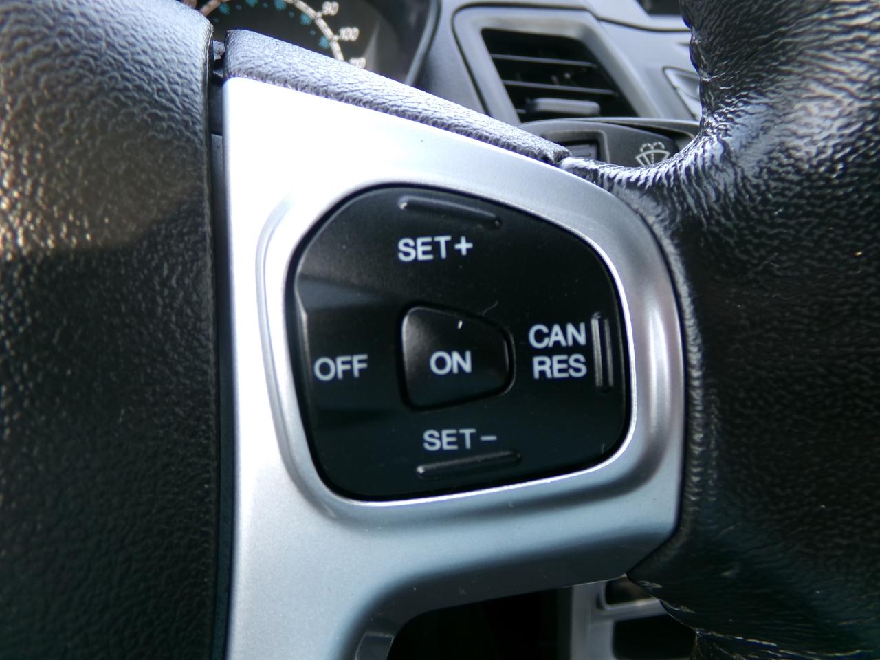 Ford Fiesta 4dr Sdn SE 2014