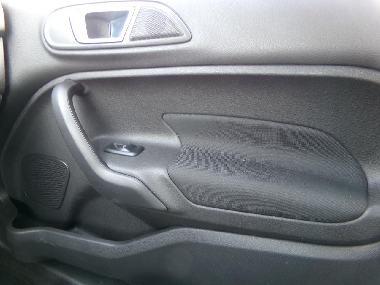 Ford Fiesta 4dr Sdn SE 2014