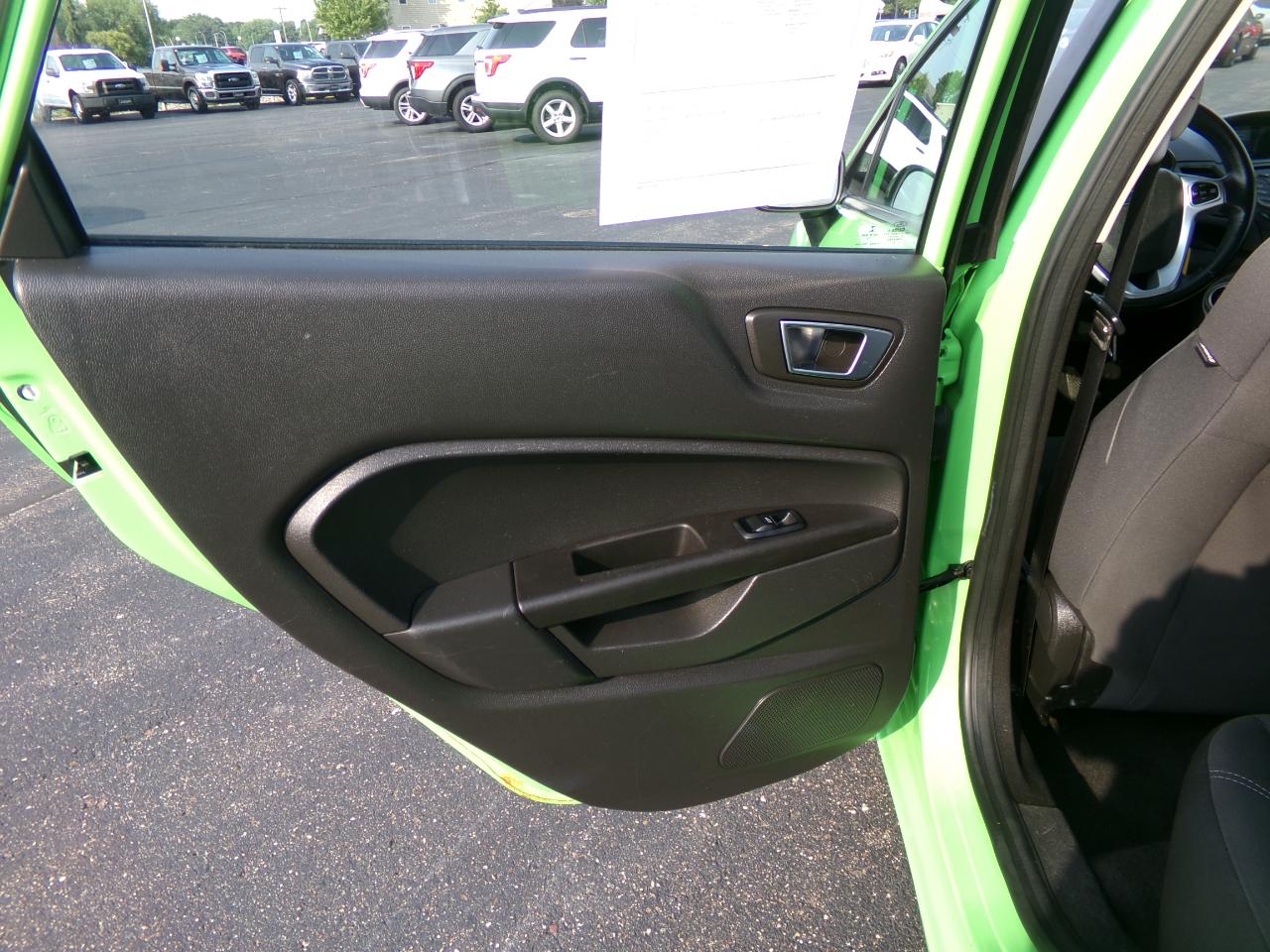 Ford Fiesta 4dr Sdn SE 2014
