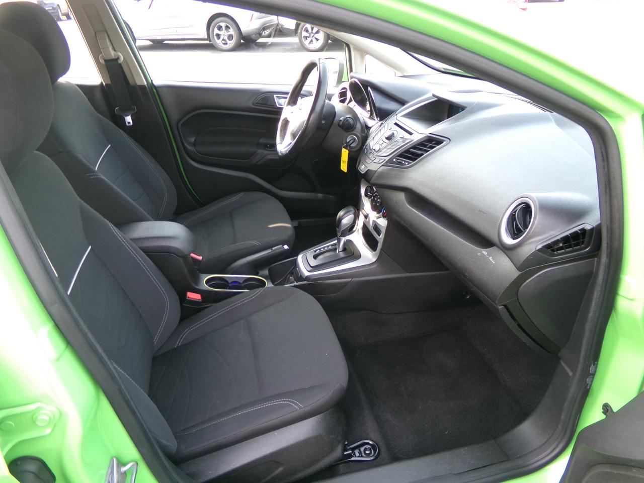 Ford Fiesta 4dr Sdn SE 2014