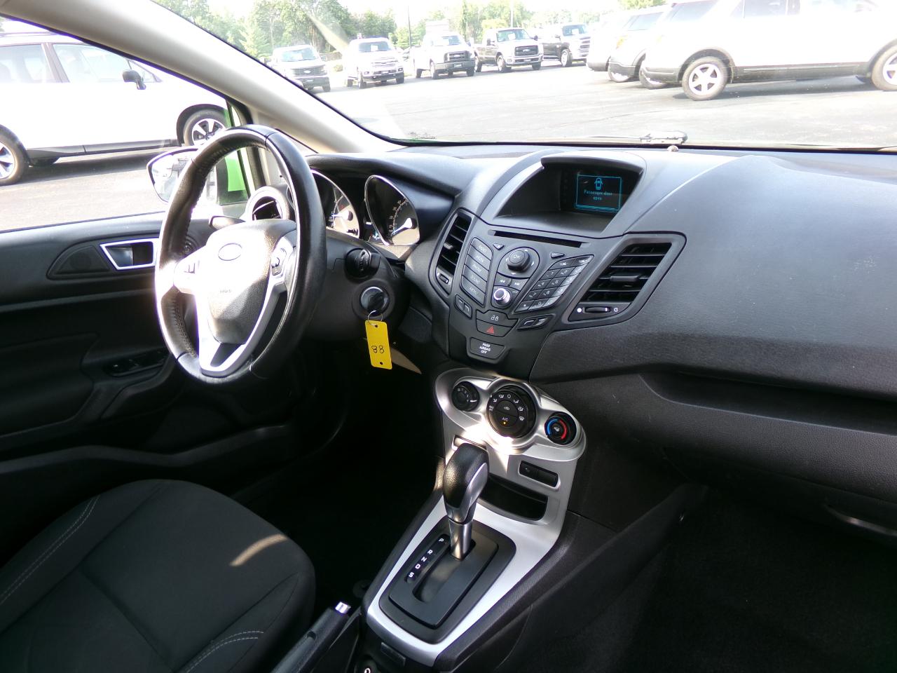 Ford Fiesta 4dr Sdn SE 2014