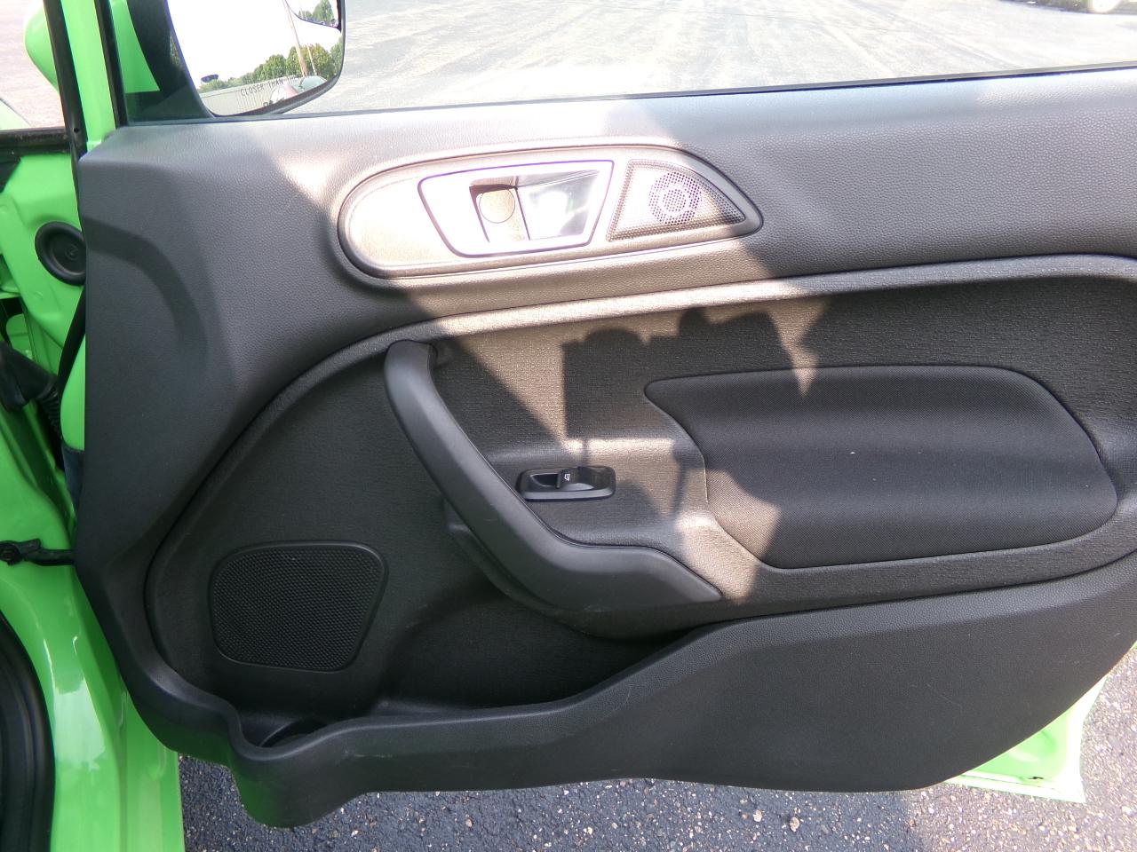 Ford Fiesta 4dr Sdn SE 2014