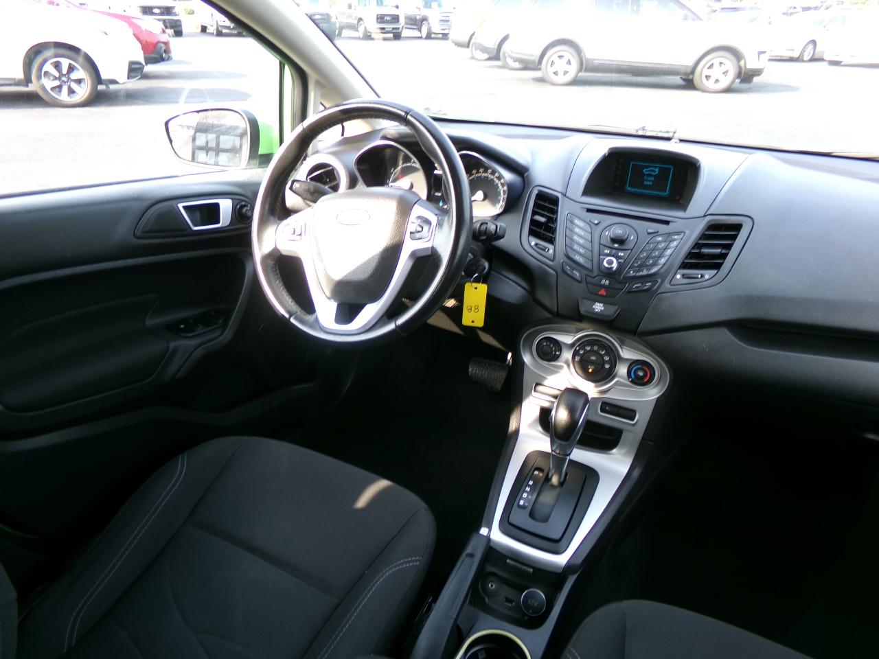 Ford Fiesta 4dr Sdn SE 2014
