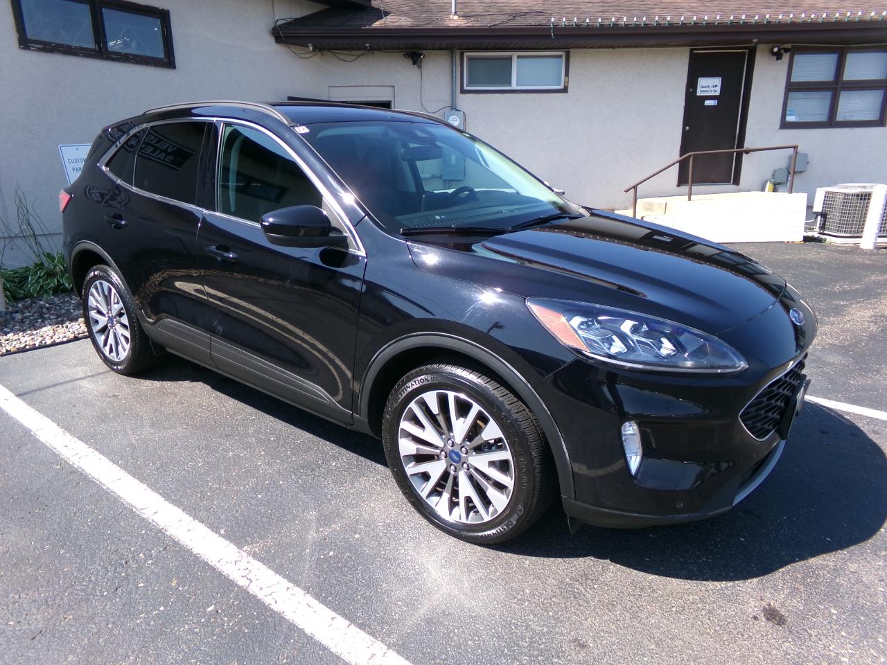 Ford Escape Titanium Hybrid AWD 2022