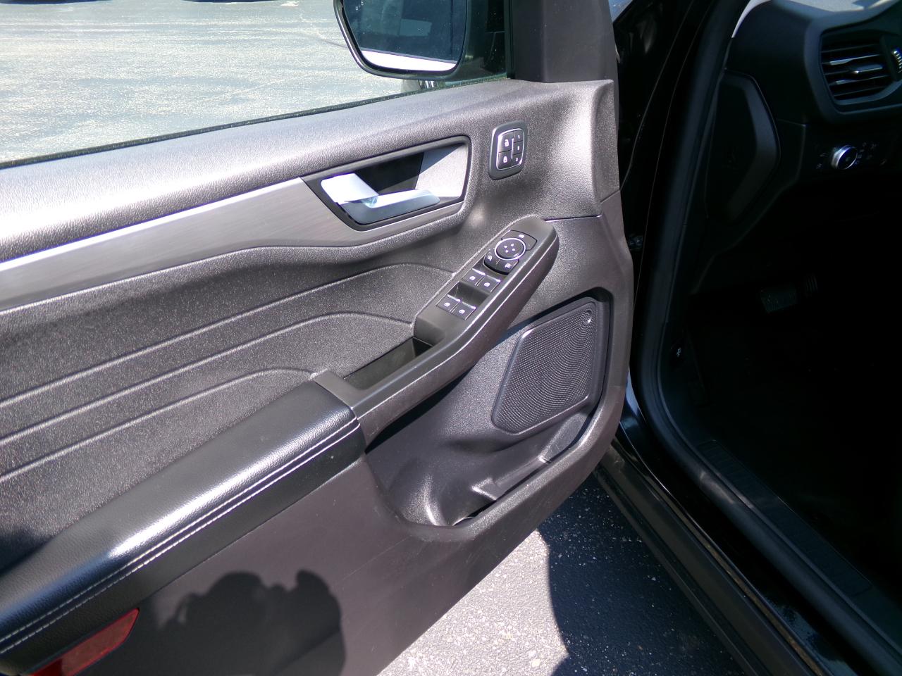 Ford Escape Titanium Hybrid AWD 2022