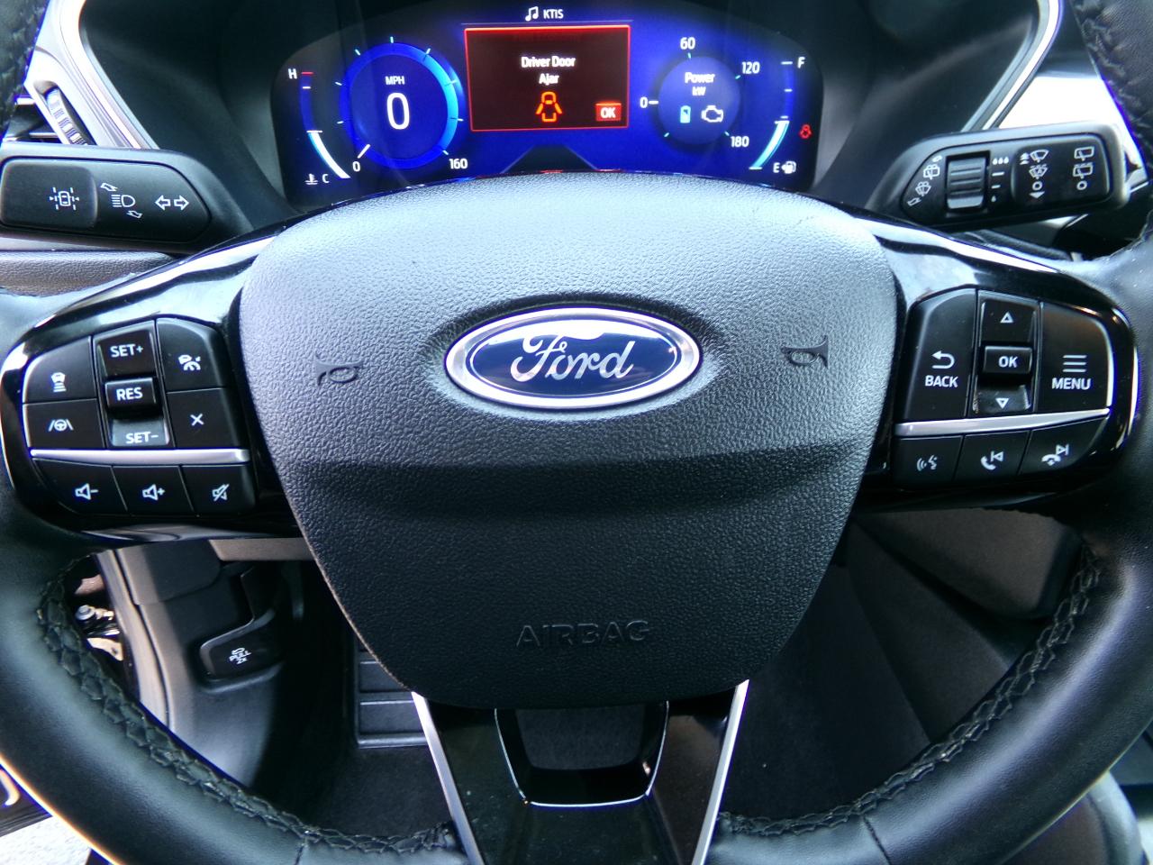 Ford Escape Titanium Hybrid AWD 2022