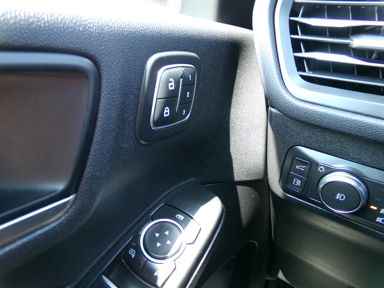 Ford Escape Titanium Hybrid AWD 2022