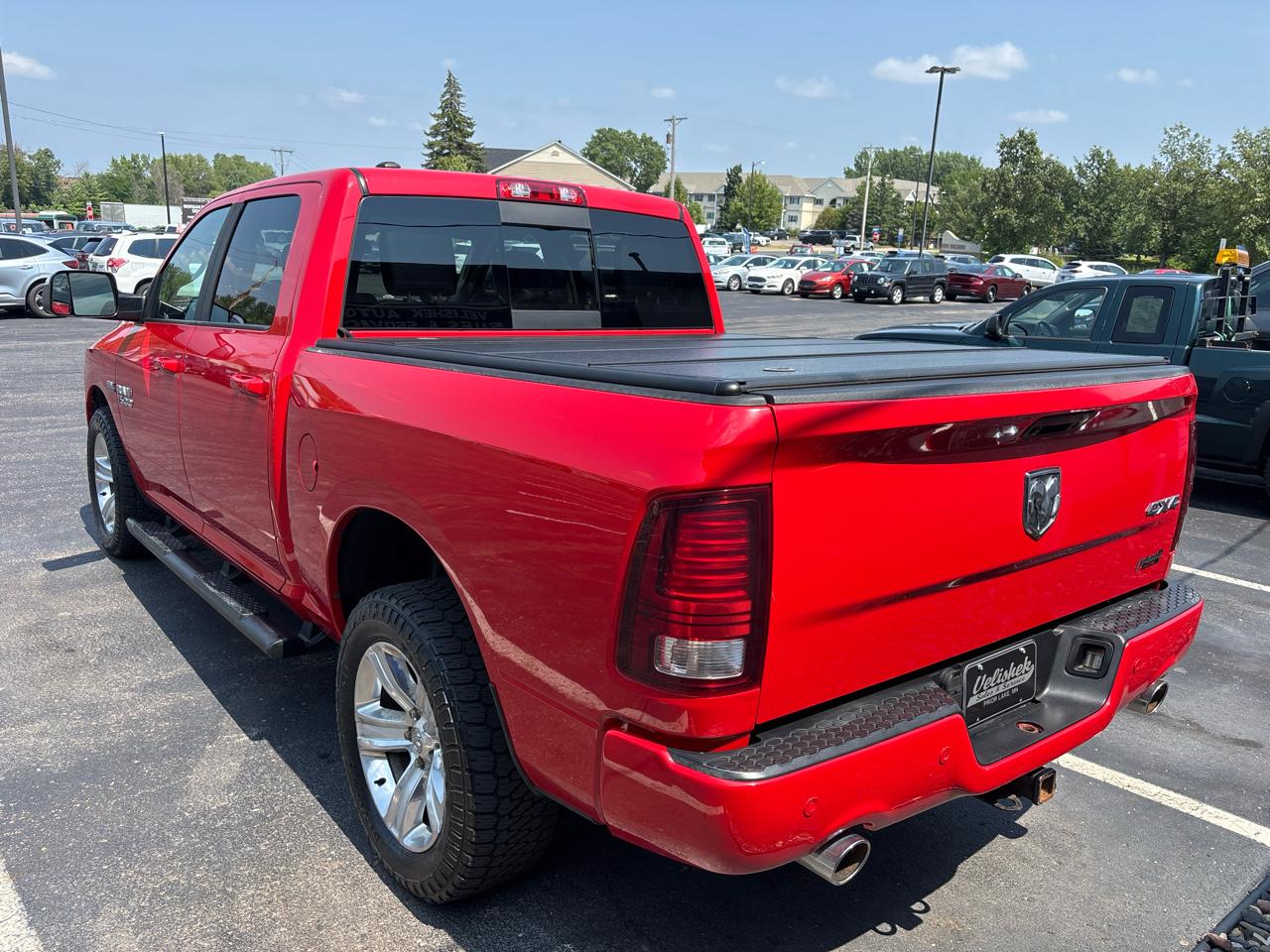 RAM 1500 4WD Crew Cab 140.5" Sport 2016