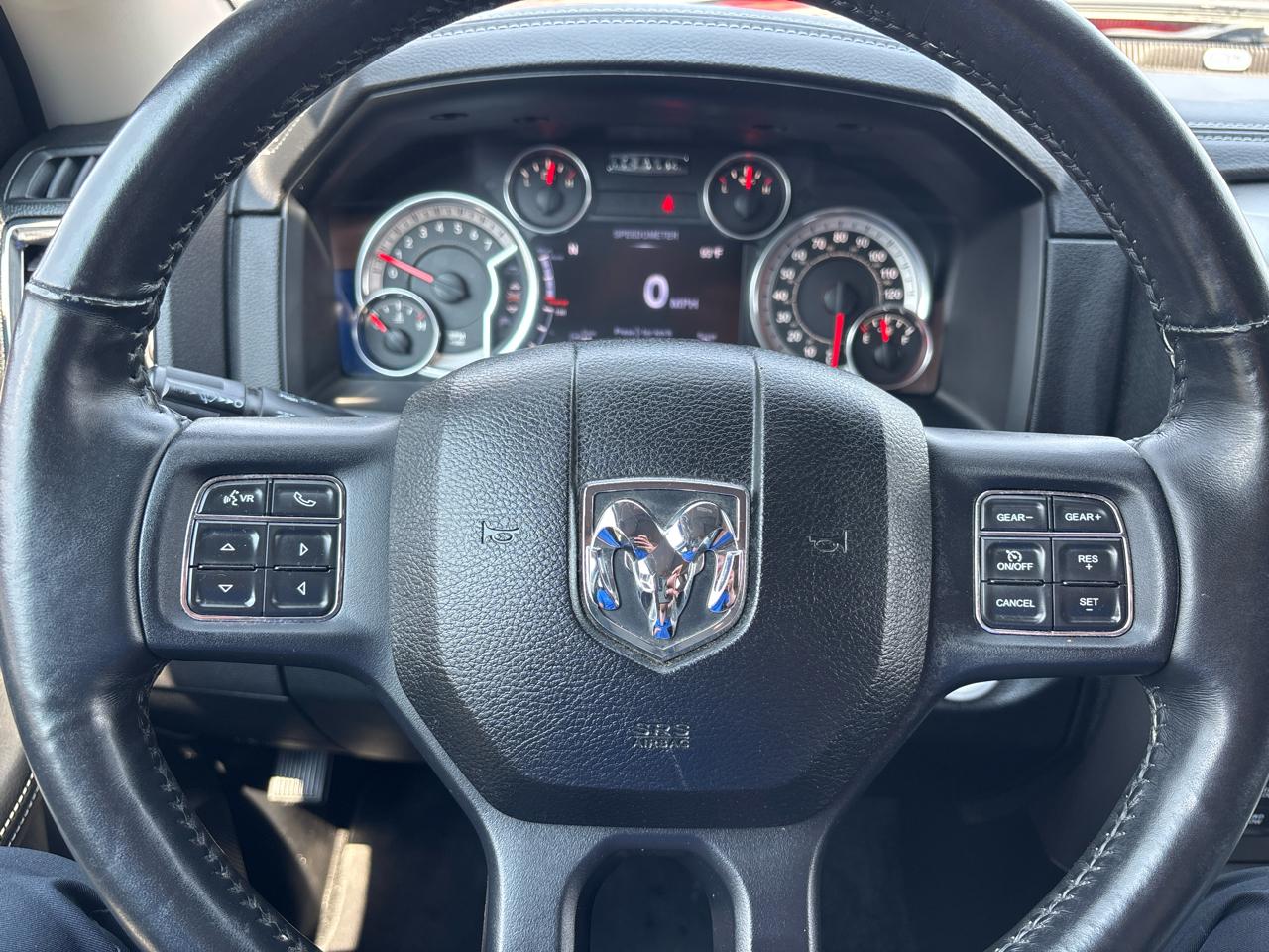 RAM 1500 4WD Crew Cab 140.5" Sport 2016