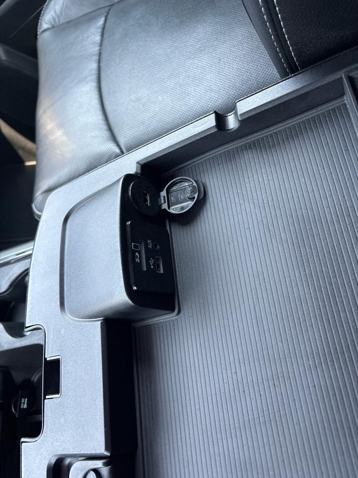 RAM 1500 4WD Crew Cab 140.5" Sport 2016