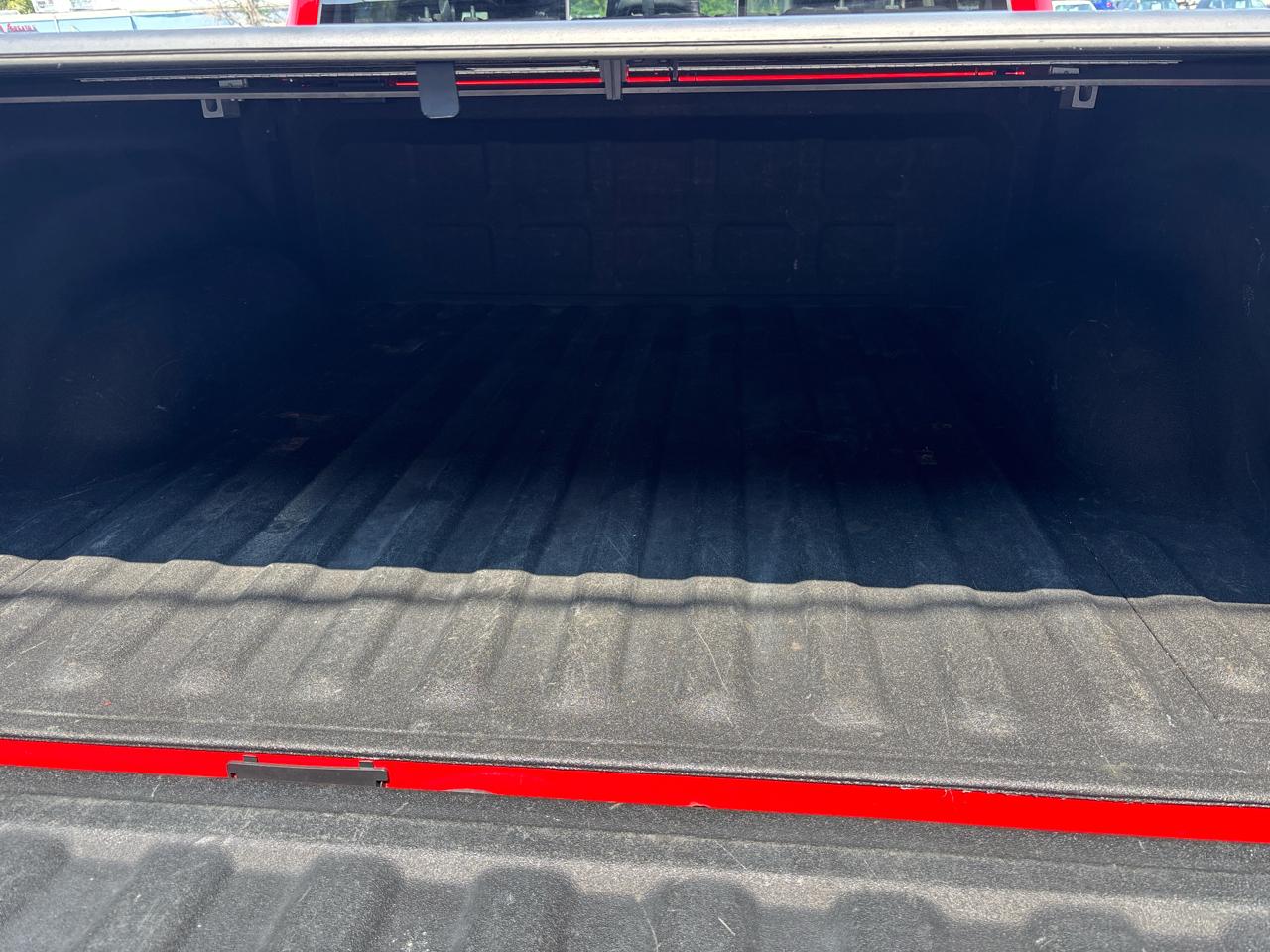 RAM 1500 4WD Crew Cab 140.5" Sport 2016