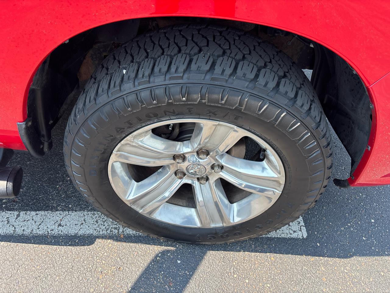 RAM 1500 4WD Crew Cab 140.5" Sport 2016