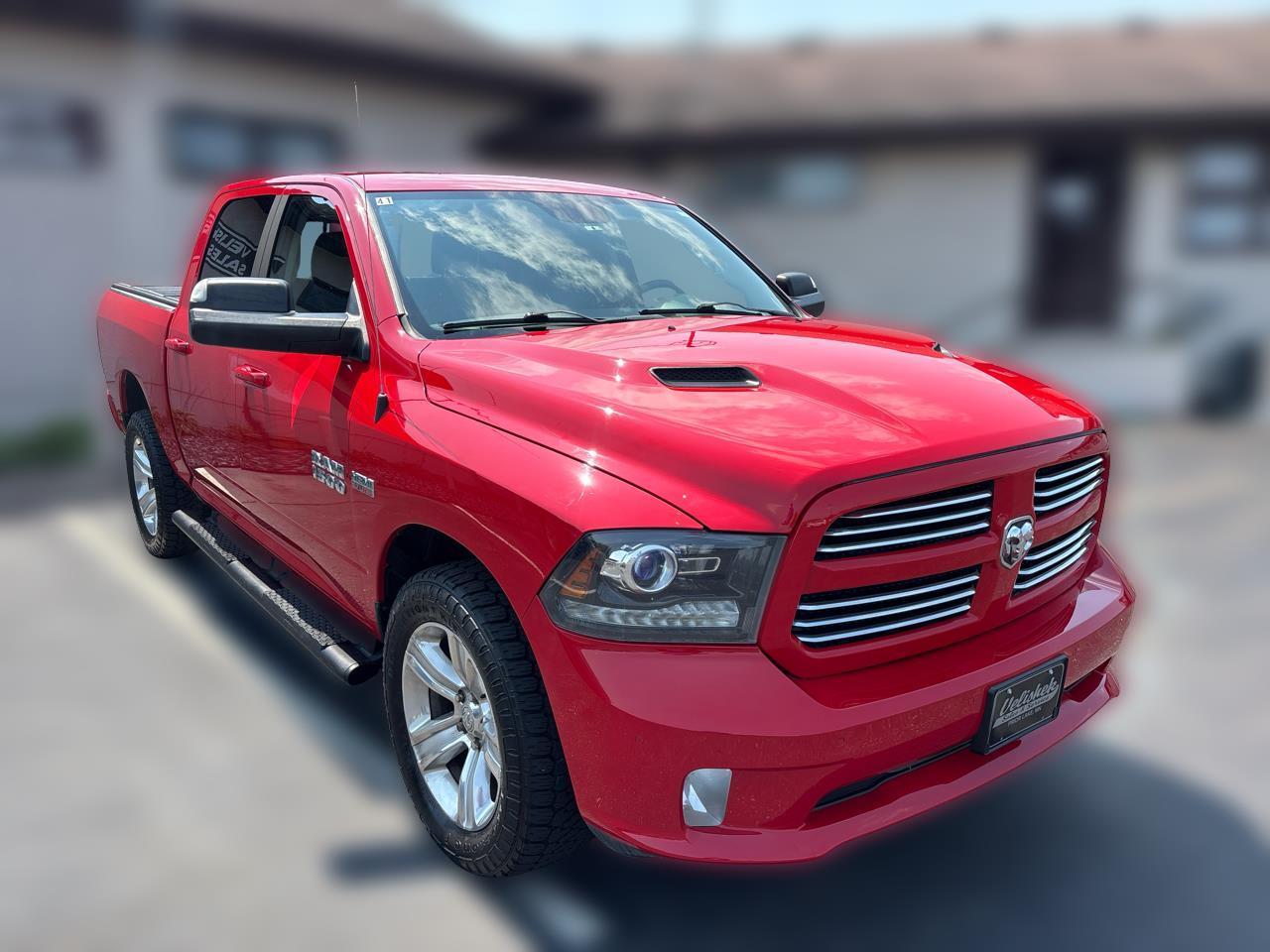 RAM 1500 4WD Crew Cab 140.5" Sport 2016